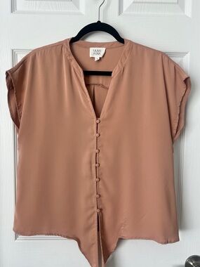 Olive & Oak Short Sleeve Blouse in Dusty Rose Tan